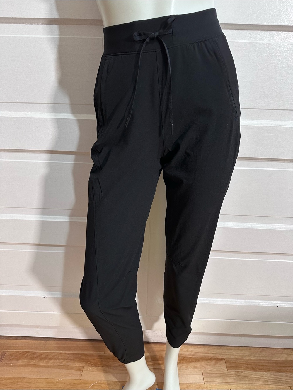 Lululemon License to Train High-Rise Jogger Pant Size 2 Black Stretch $128